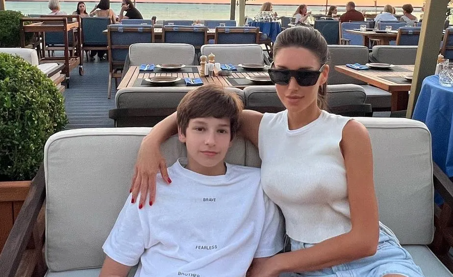 Марк Бондаренко с мамой. Фото: Pinterest