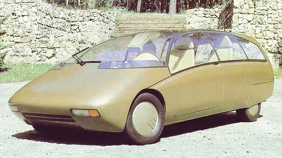 ВАЗ-X1 существовал лишь в виде полноразмерного глиняного макета, ни заводского шасси, ни ходового прототипа не было построено. Проект так и остался в концептуальной стадии: к концу 1980-х АВТОВАЗ отказался от дальнейших работ. 