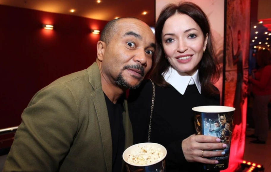 Почти 20 лет Сиятвинда счастлив в браке с Татьяной. Фото: Pinterest