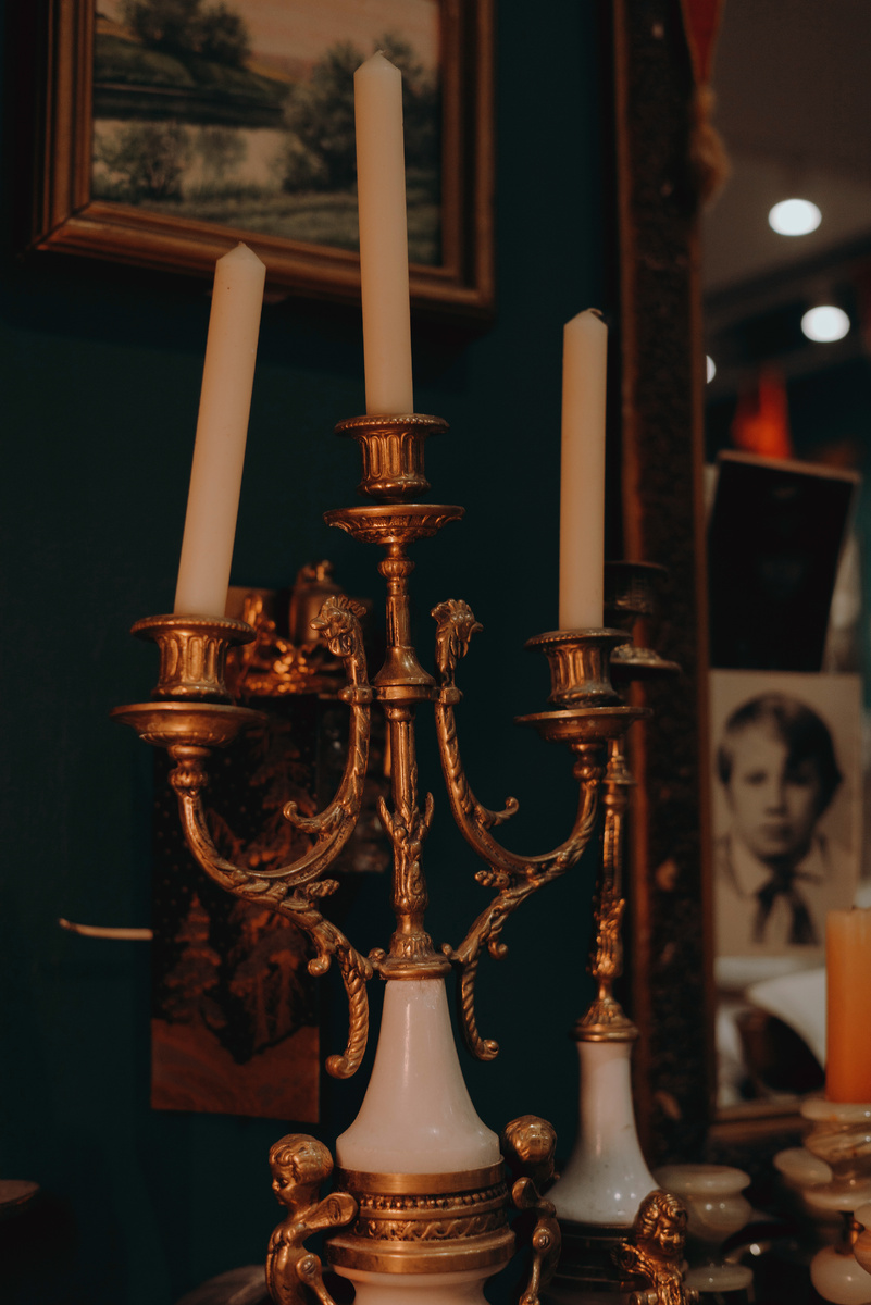 Один из множества канделябров в нашем магазине