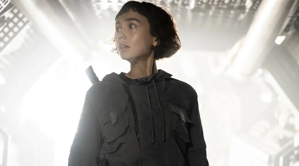     Кадр из сериала «Чужой: Земля» (2025)