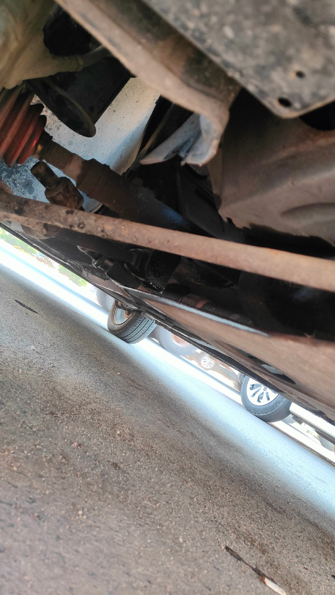 Вот так, выглядит течь сальника коленвала