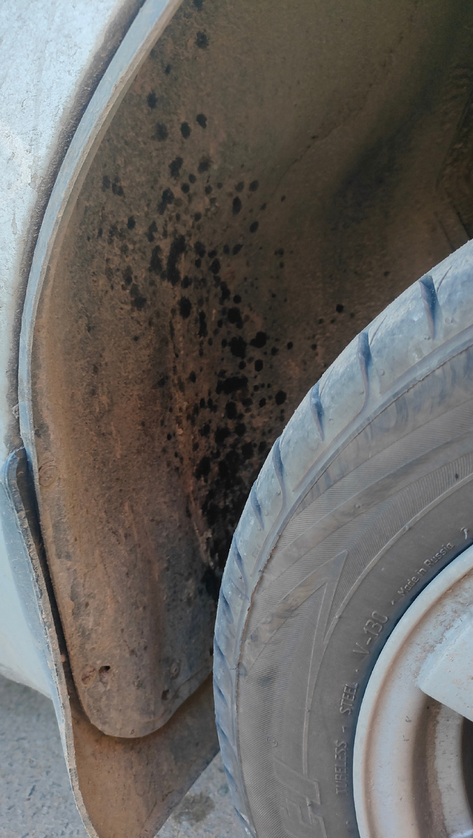 И вот так выглядит потёкший сальник коленвала