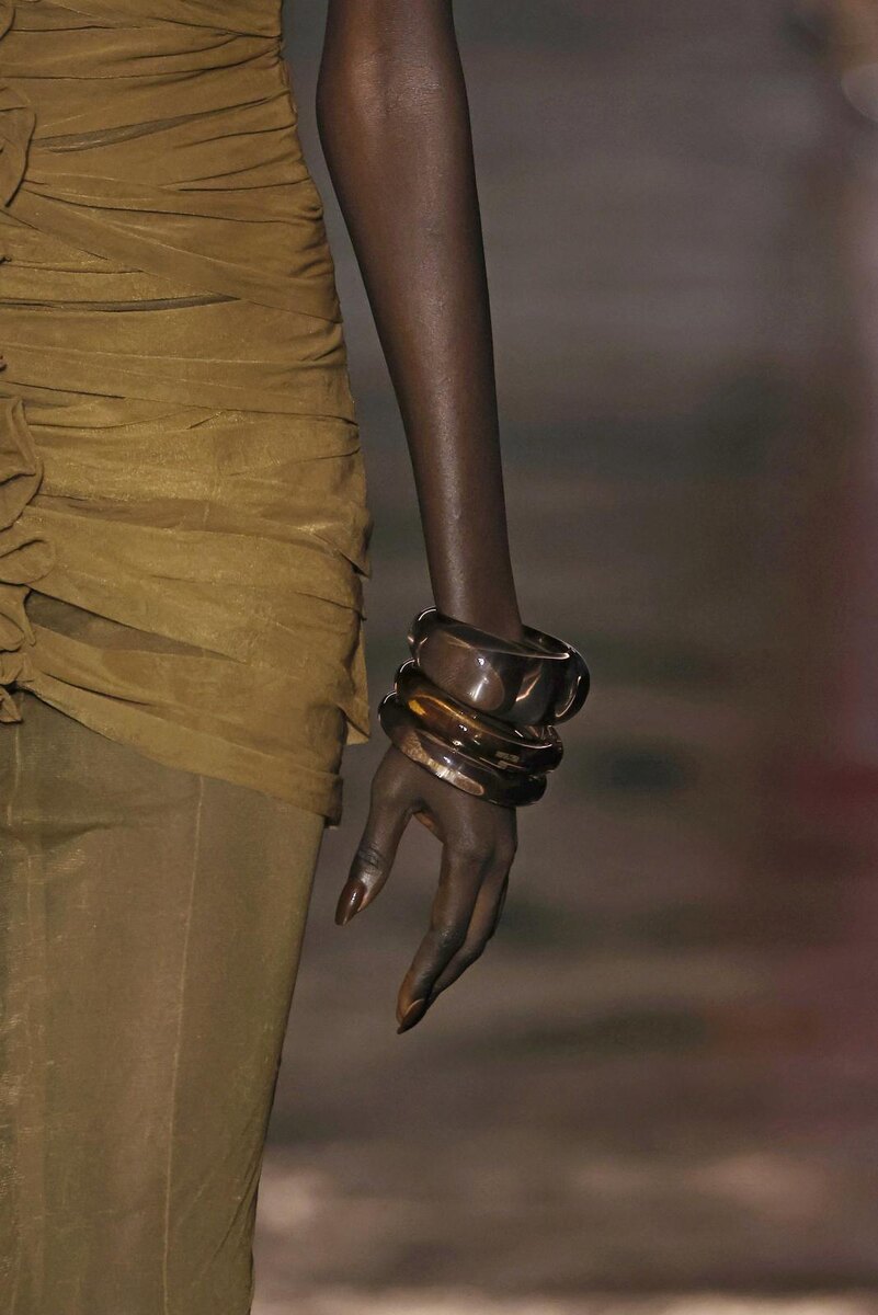    Saint Laurent весна-лето 2024