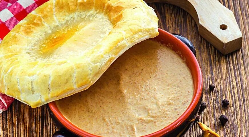Праздничный суп из лисичек (gastronom.ru)