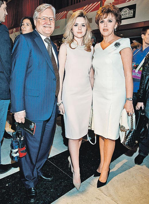    Юрий Кара с женой и дочерью