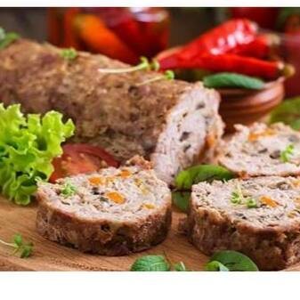Мясной рулет с овощами 