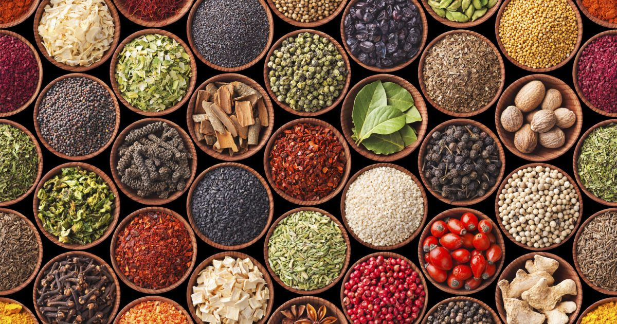 Как поджаренные специи меняют вкус пищи: ароматная магия на сковороде
