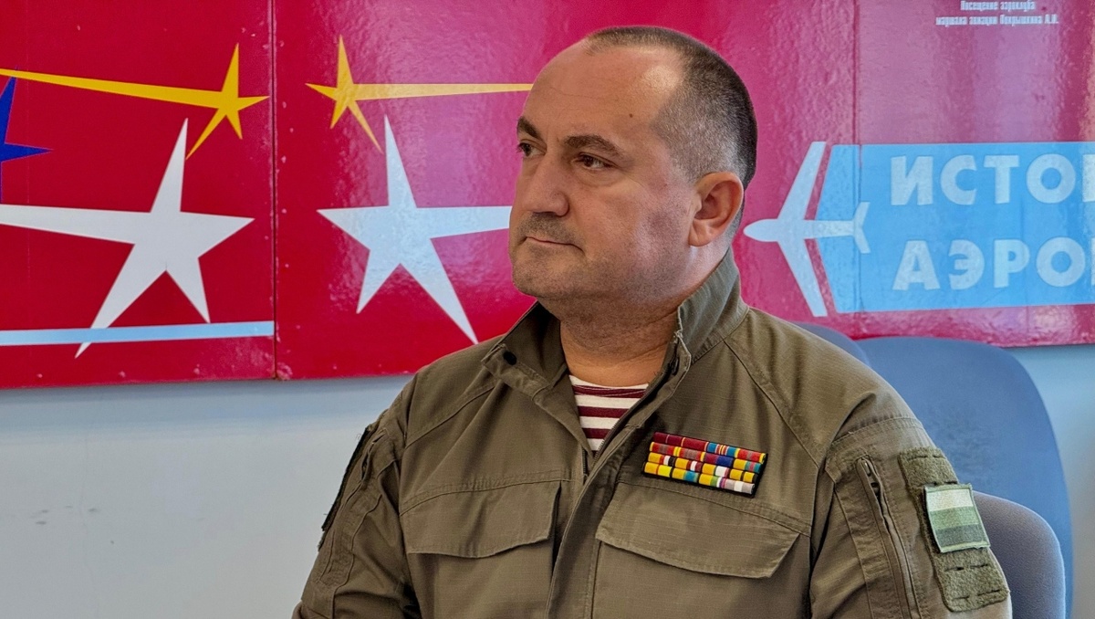    Калинин провел заседание думского комитета в авиаклубе поселка ДубкиНовости Саратова и области – Сетевое издание «Репортер64»