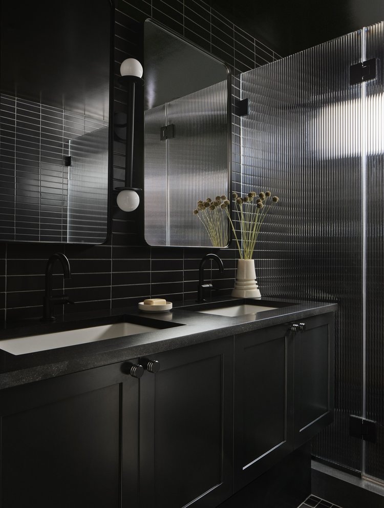 Интерьер ванной комнаты в мужском стиле