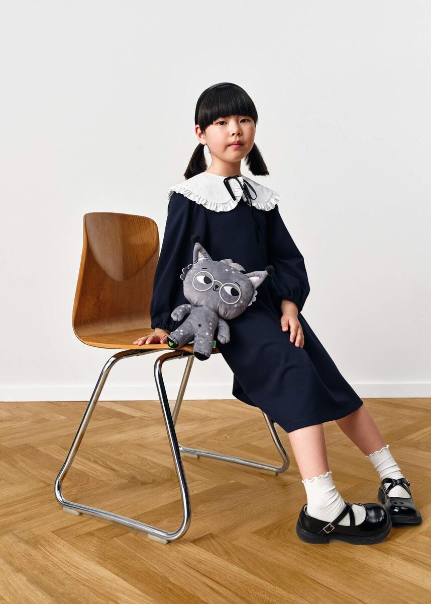 Школьное платье с нарядным воротником для девочек