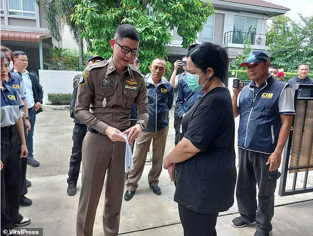 Вот эта женщина, выходит, чтобы соблазнить монаха, не нужно быть горячей красоткой