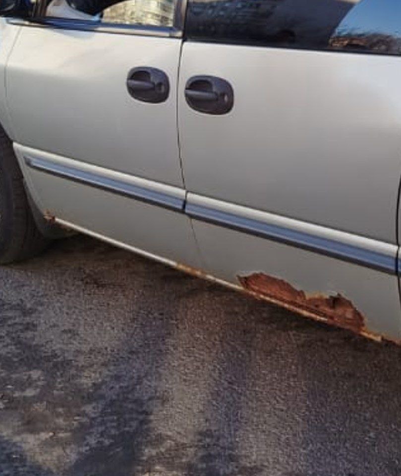 К сожалению нету нормального качества но двери были такие. 