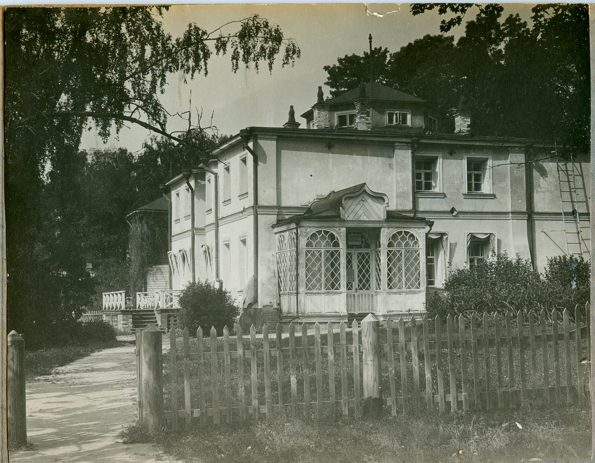 Мураново. Вид на юго-восточную часть дома. Фотография Ф.А. Пермякова. 1930–1932 гг.