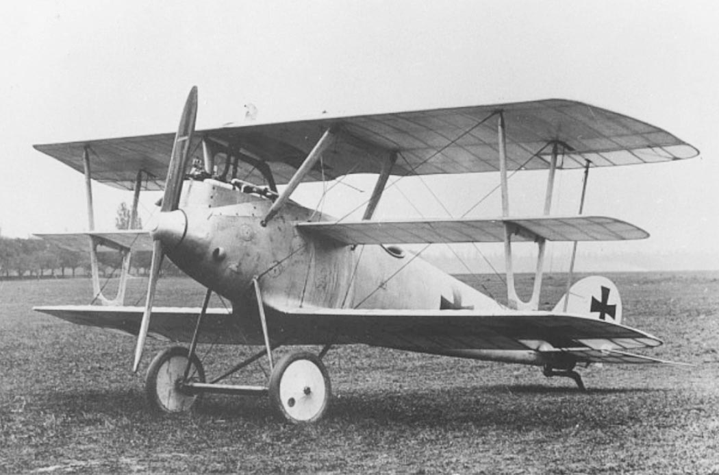 первая попытка создать триплан на базе серийного истребителя-биплана Pfalz D.III. Снимок airwar.ru