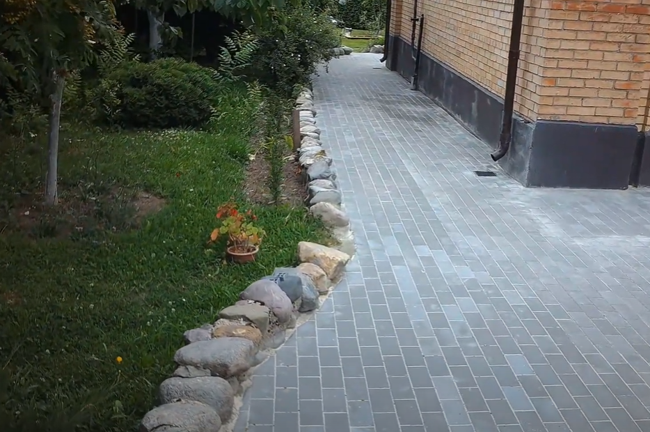 Тротуарный шик: Гид по выбору плитки - Как создать стильный и долговечный ландшафт вокруг дома