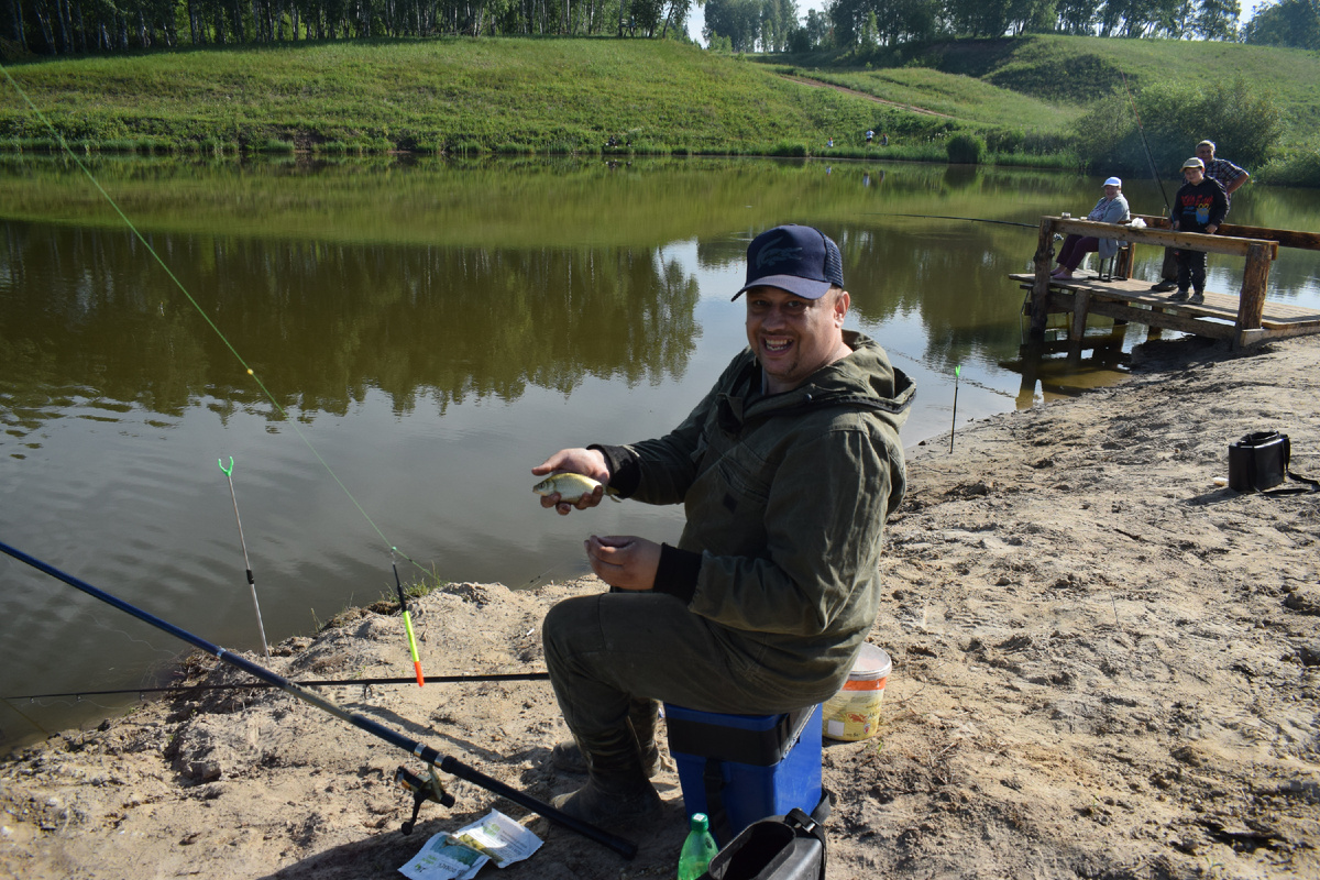 2.	Сергей Болгов не смог победить в соревновании, но каждая пойманная рыба приносила ему нескрываемуюрадость.