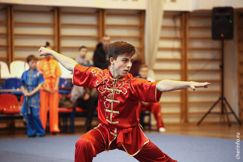    VI Летняя спартакиада молодежи России по ушу пройдет с 15 по 18 августа в Вологде. Спортсмены будут состязаться в дисциплинах саньда и таолу.