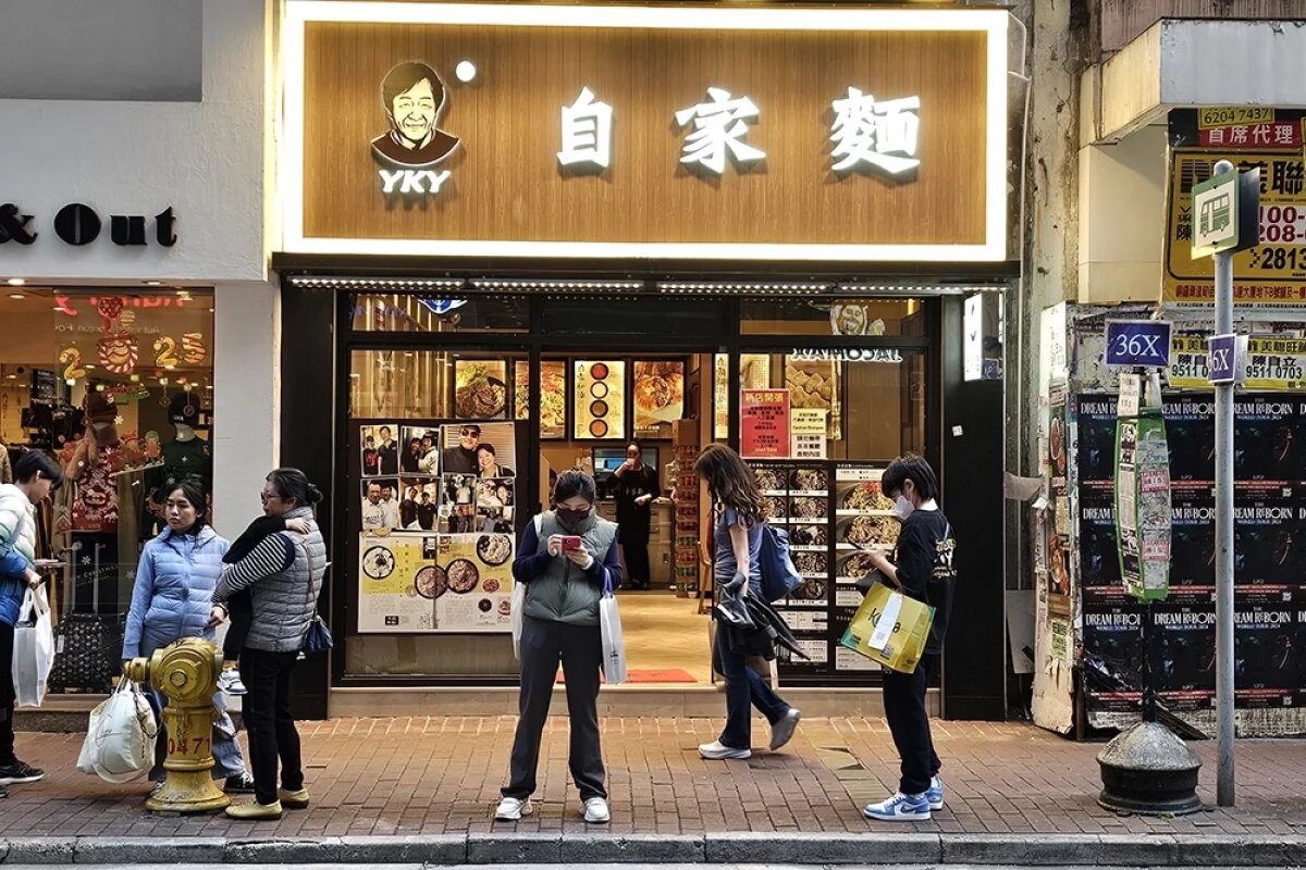   SCMP: в КНР студентку отчисляют из университета за связь с украинцем