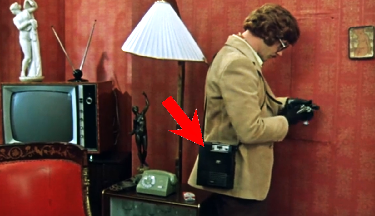 - Это я удачно зашел! Кадр из комедии Леонида Гайдая "Иван Васильевич меняет профессию"