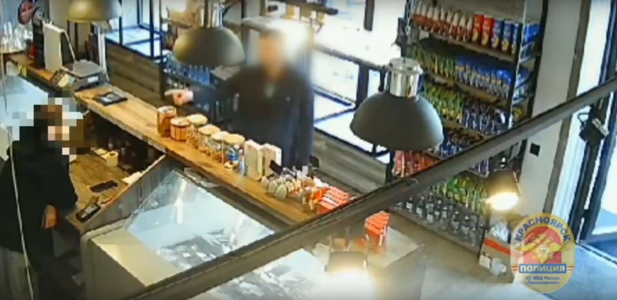     Красноярца будут судить за вымогательство 200 тысяч рублей для своей знакомой