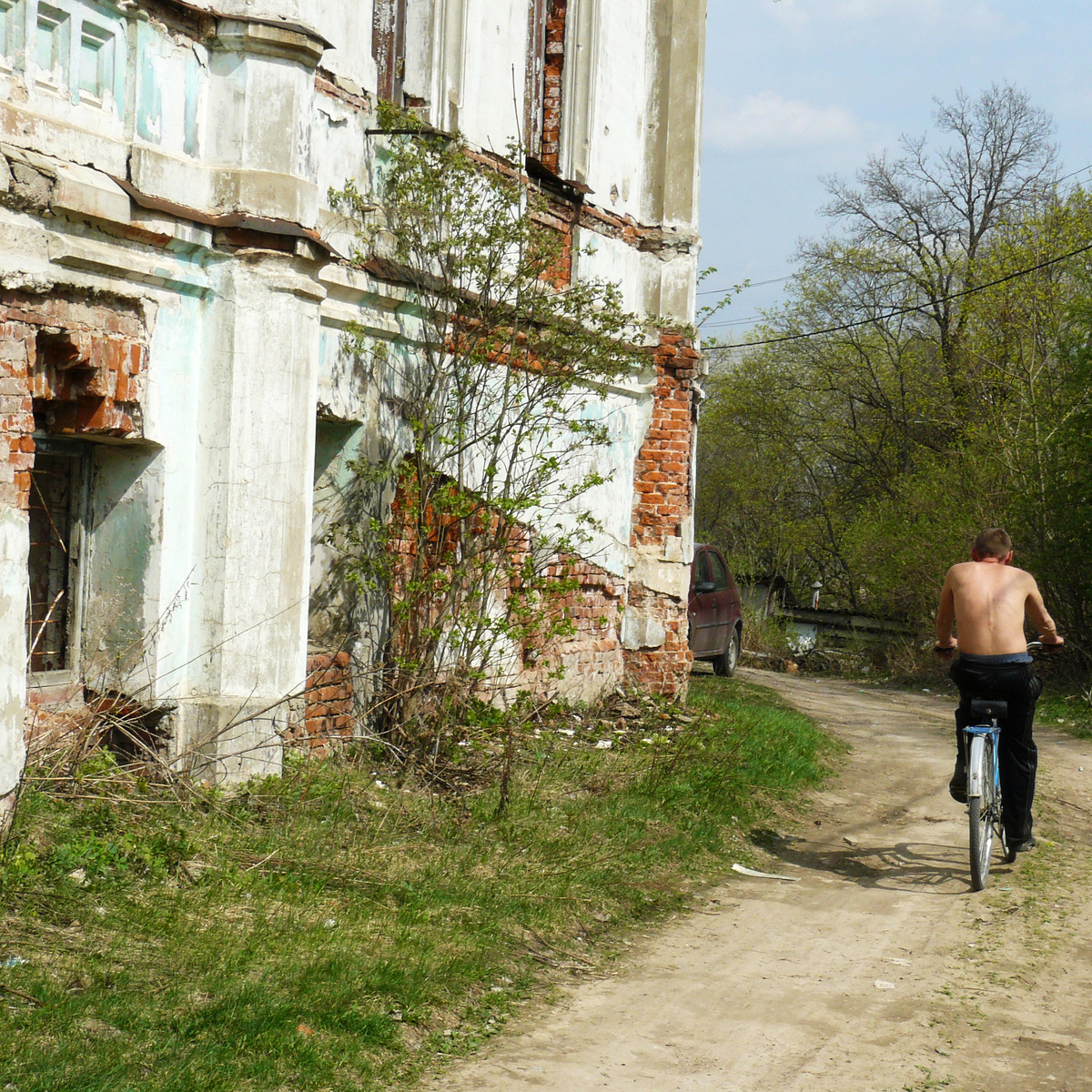 2 мая 2010 года, Колосово, Тульская область. Фото автора.