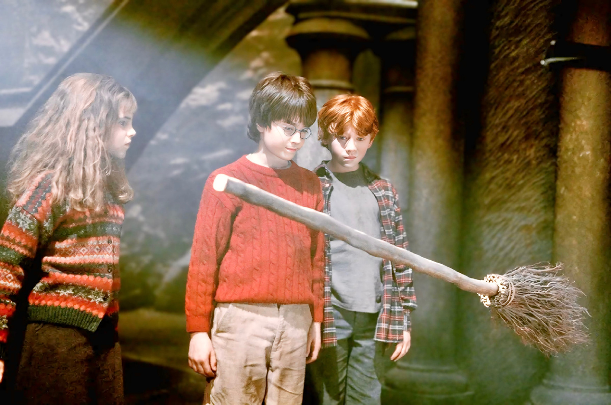 Давайте, ребята, за работу. Время убирать хаос. Гарри Поттера играет нейтрал. Гермиону — вампир. Рона — тёмный маг.