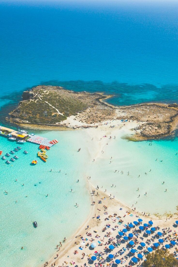 Айя-Напа с высоты птичьего полета. Фото с просторов Интернета. Автор @globehop.