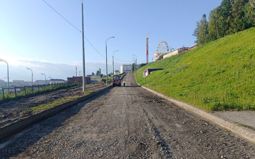  Дорожники сняли слой старого асфальта. Фото: Максим Александров