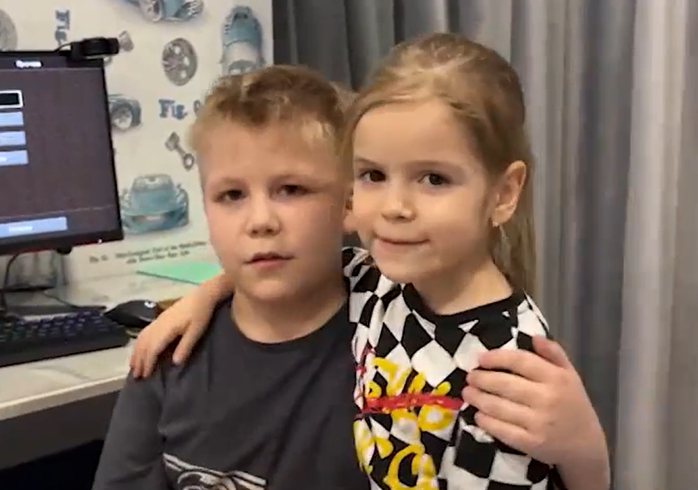 Аслан Калямов с младшей сестрой