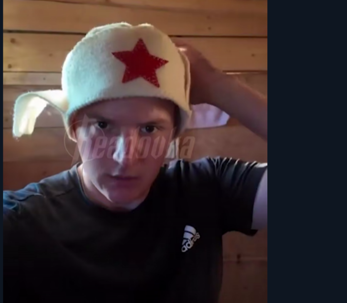 Марсело очень полюбил носить русскую ушанку - "совьет шапка", как сам этот головной убор называет