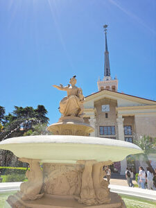 Фонтан «Навигация» у морского вокзала.   
/ ФОТО автора Администратор  📷
