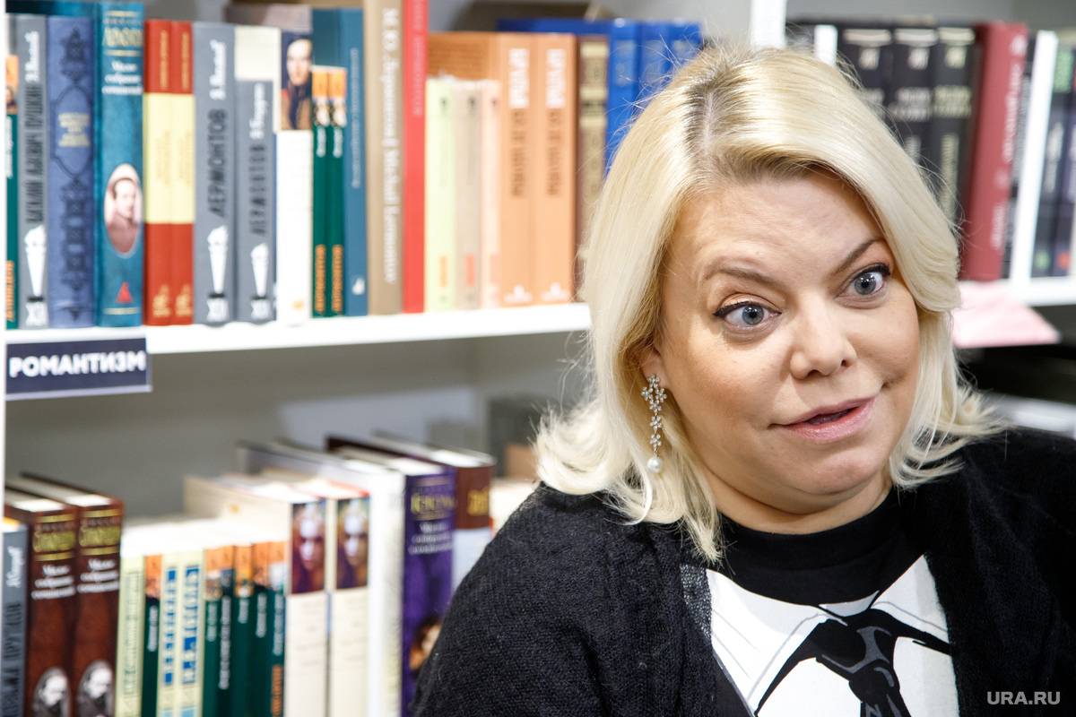 Яна Поплавская обрушилась с критикой в адрес бывшего премьера РФ Степашина. Фото: Александр Мамаев © URA.RU