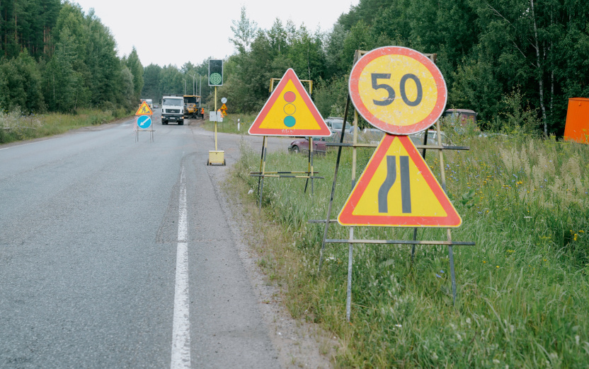  Движение на ремонтируемом участке регулируется с помощью светофора. Фото: Мария Бакланова