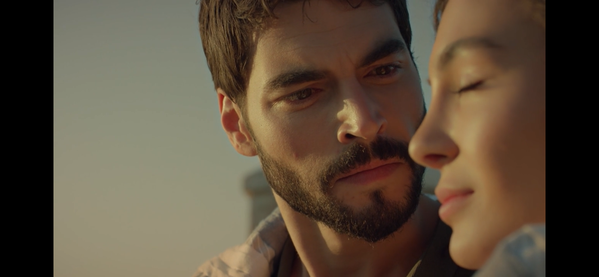 Стоп кадр из сериала «Ветренный»