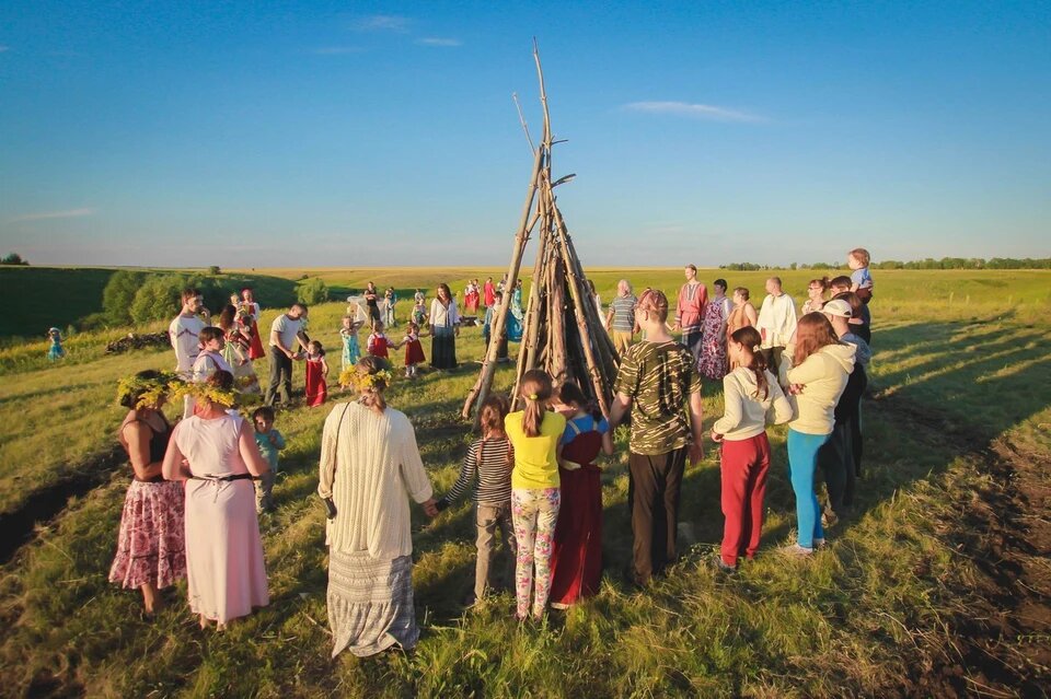 В начале 2000-х участники поселения выкупили эту землю почти в 500 гектаров у колхозников. Фото: официальная группа поселения "Солнечное"