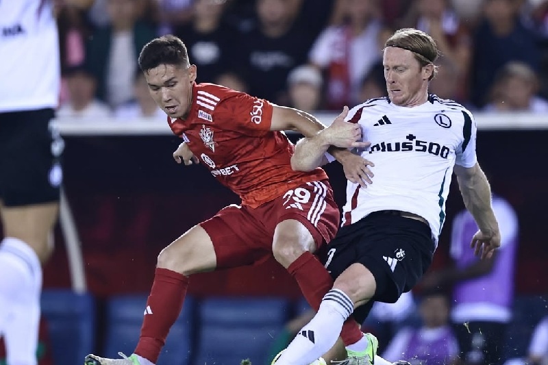 Фрагмент матча "Актобе" - "Легия". Фото пресс-службы "Актобе"