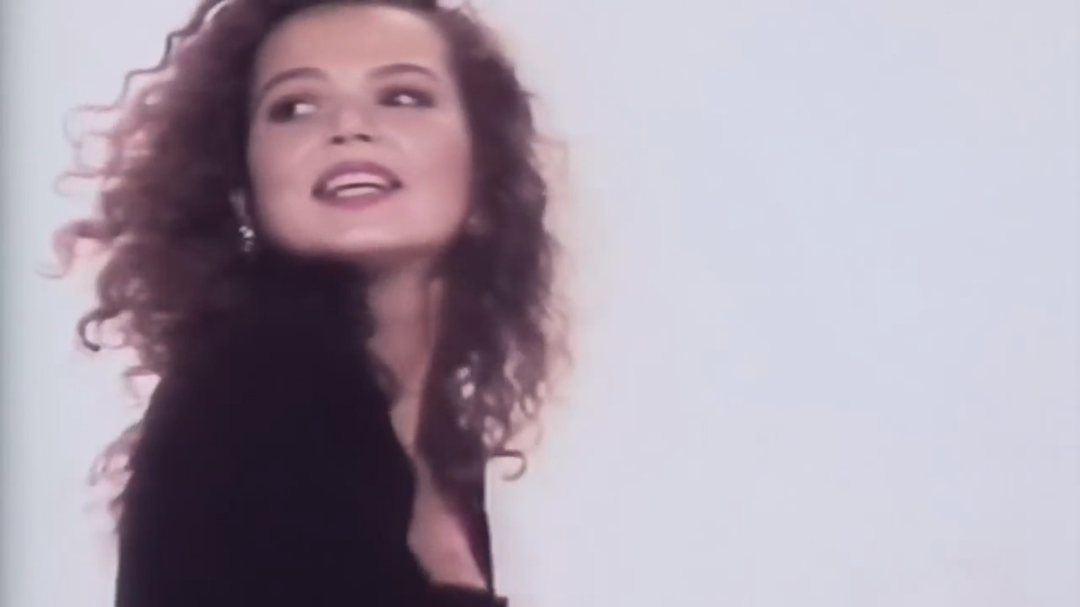 Мария Шатланова, клип «Атлантида»; фото: pr scr youtube.com/Филипп Киркоров  📷
