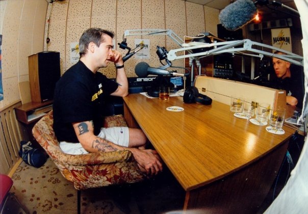 Генри Роллинз и Александр Ф. Скляр в студии радио Maximum. Фото из открытых источников.