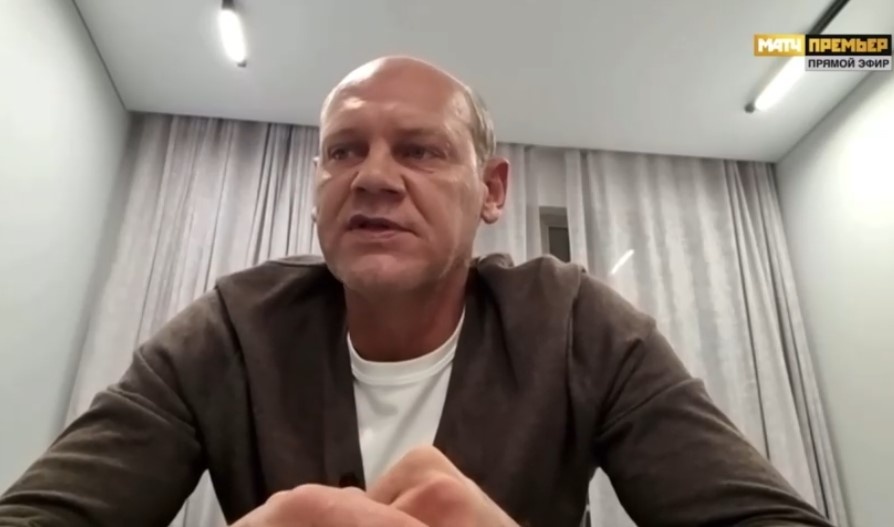 Мирослав Ромащенко дает интервью телеканалу "Матч препьер"