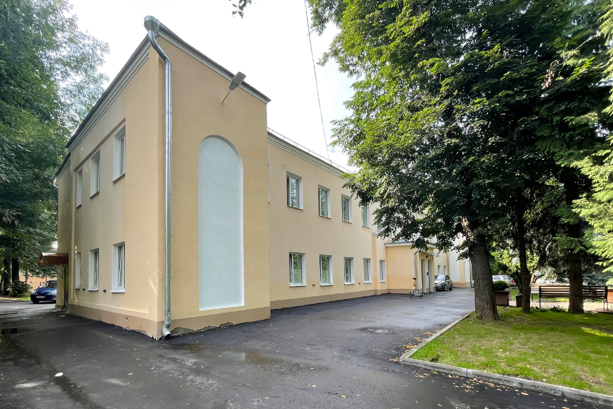 Борисовская улица, 9. Вид на главный фасад с юго-востока. 