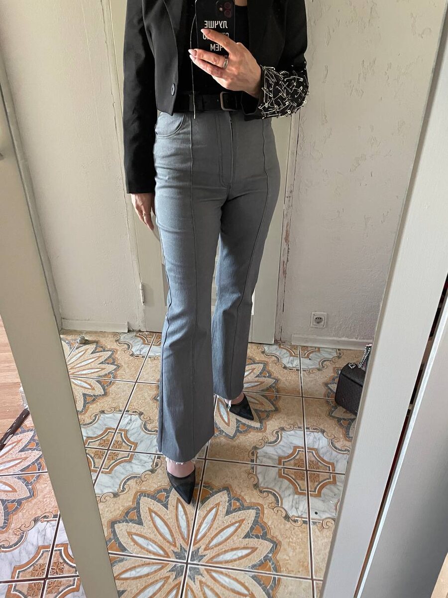 А на фоне недоделанные двери прихожей)))