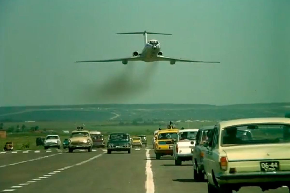 Киноконцерн «Мосфильм» / YouTube📷Кадр из фильма Эльдара Рязанова «Невероятные приключения итальянцев в России», 1973 год