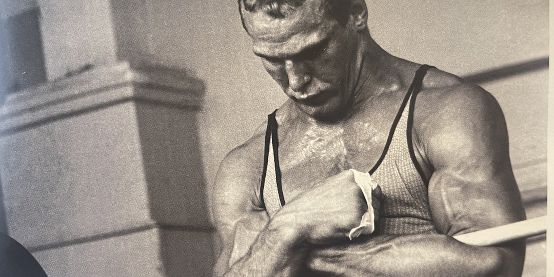 Карелин с 16 до 20 лет страшно увеличил свою силу, благодаря чему и не проигрывал 13 лет. Вспоминает тренер