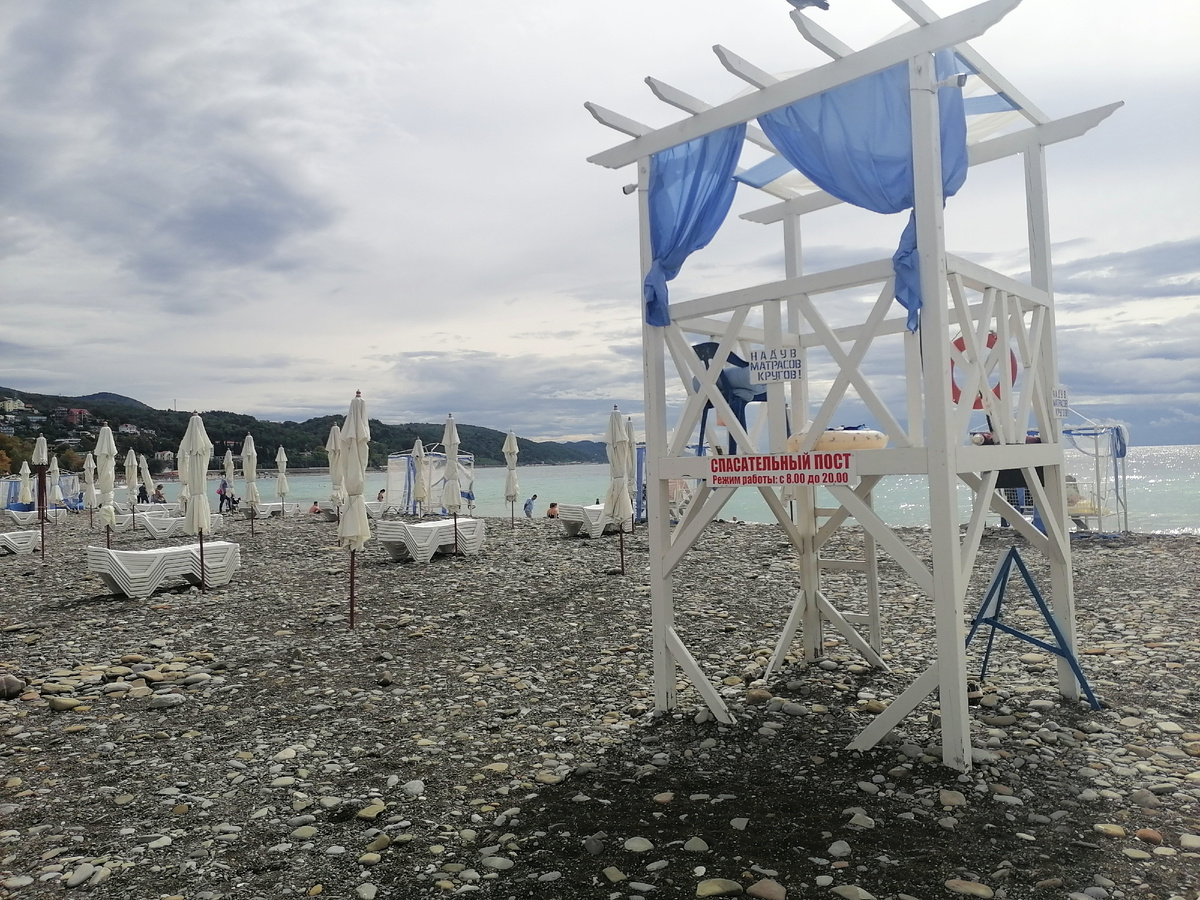 Берег пос.Лазареское. Фото автора. Больше фото в карусели.