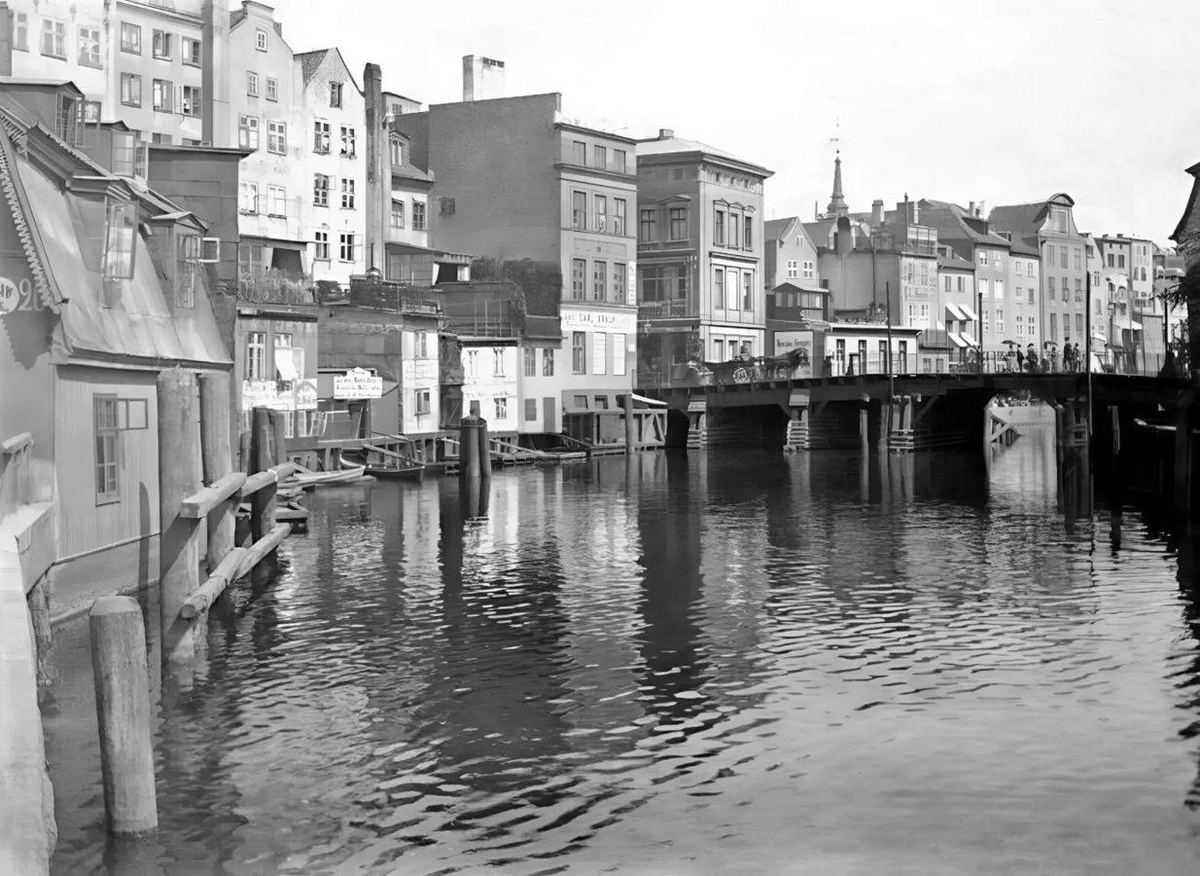 Открытка с обликом довоенного Кёнигсберга