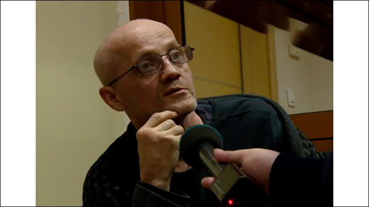 Годы заключения изменили Исупова до неузнаваемости. За решёткой убийца пережил два инсульта и пересел на инвалидную коляску. Скриншот видеоинтервью