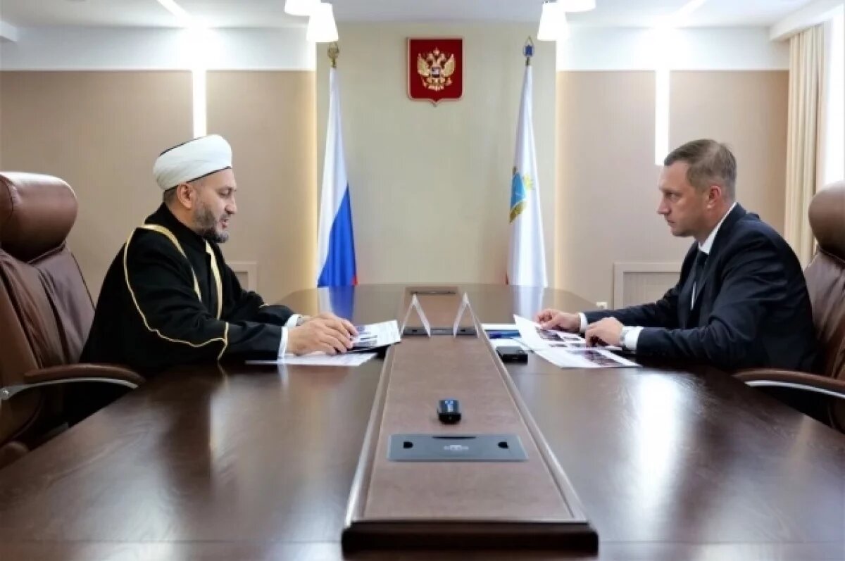    Бусаргин встретился с муфтием Саратовской области Расимом Кузяхметовым