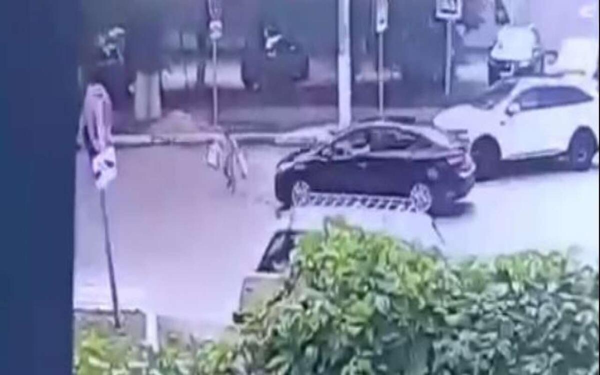    Заместитель мэра Семилук сбил ребенка на пешеходном переходе скрин видео