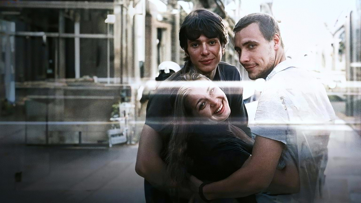 Россия, реж. Алексей Учитель | Кинопоиск — 7.7